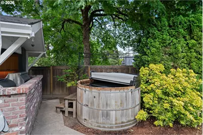 14635 Uplands Dr, Lake Oswego, OR 97034 - Photo 43