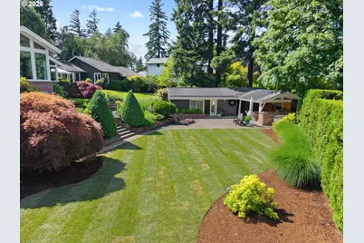 14635 Uplands Dr, Lake Oswego, OR 97034 - Photo 39