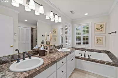14635 Uplands Dr, Lake Oswego, OR 97034 - Photo 17