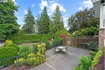 14635 Uplands Dr, Lake Oswego, OR 97034 - Photo 35