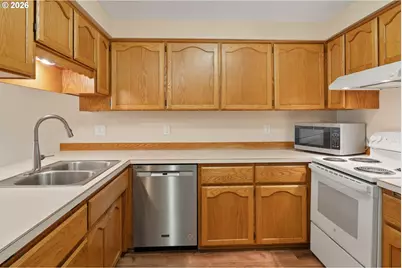 1516 SW Harbor Dr, McMinnville, OR 97128 - Photo 9