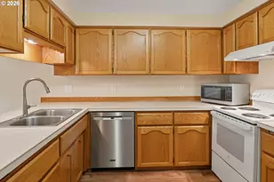 1516 SW Harbor Dr, McMinnville, OR 97128 - Photo 9