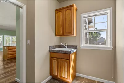 225 Pebble Beach Dr, Creswell, OR 97426 - Photo 31