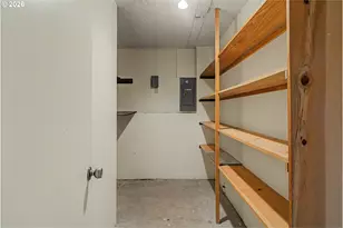135 SW 85th Ave, Portland, OR 97225 - Photo 31