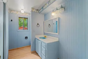 135 SW 85th Ave, Portland, OR 97225 - Photo 15