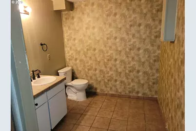 135 SW 85th Ave, Portland, OR 97225 - Photo 33