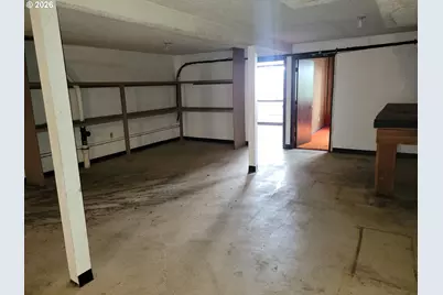 135 SW 85th Ave, Portland, OR 97225 - Photo 37