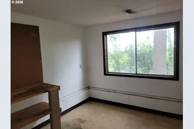 135 SW 85th Ave, Portland, OR 97225 - Photo 35