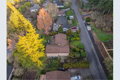 135 SW 85th Ave, Portland, OR 97225 - Photo 9