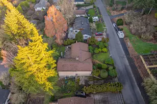 135 SW 85th Ave, Portland, OR 97225 - Photo 9
