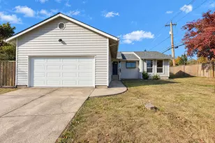 790 Heather Way, Gladstone, OR 97027 - Photo 1