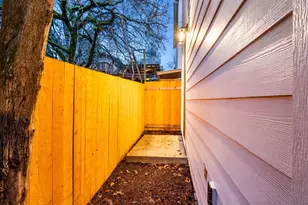 8332 N Bank St, Portland, OR 97203 - Photo 11