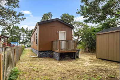 1699 27th St #17, Florence, OR 97439 - Photo 17