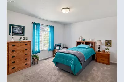 1939 Fairhill Dr, Roseburg, OR 97471 - Photo 11