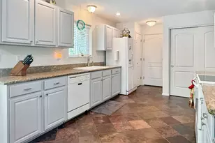 1939 Fairhill Dr, Roseburg, OR 97471 - Photo 7