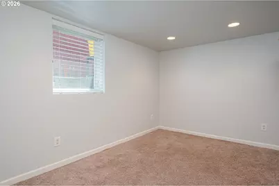 9332 N Kellogg St, Portland, OR 97203 - Photo 29