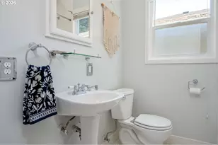 9332 N Kellogg St, Portland, OR 97203 - Photo 19