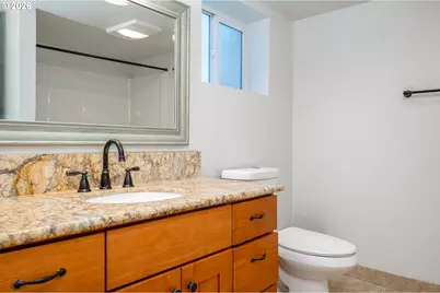 9332 N Kellogg St, Portland, OR 97203 - Photo 27