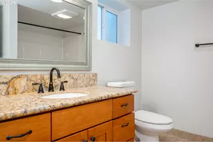 9332 N Kellogg St, Portland, OR 97203 - Photo 27