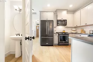 3820 NE Roselawn St, Portland, OR 97211 - Photo 13