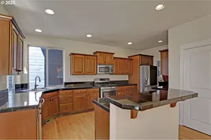 12606 NW Larry Ct, Portland, OR 97229 - Photo 9