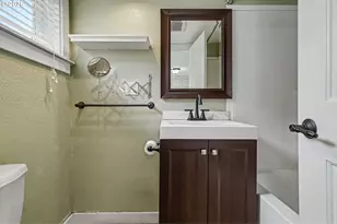 213 Mill St, Silverton, OR 97381 - Photo 19