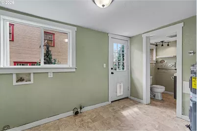 213 Mill St, Silverton, OR 97381 - Photo 17