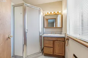 4201 Barrett Dr, Hood River, OR 97031 - Photo 19