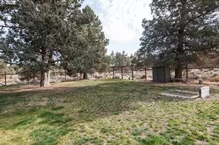 6446 NW Lynch Ln, Redmond, OR 97756 - Photo 15