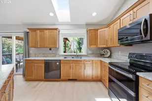 2665 NE 3rd Ct, Hillsboro, OR 97124 - Photo 3