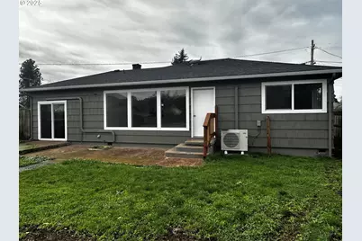 818 S 1st St, Cottage Grove, OR 97424 - Photo 5