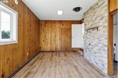 818 S 1st St, Cottage Grove, OR 97424 - Photo 33