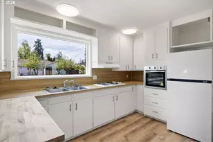 818 S 1st St, Cottage Grove, OR 97424 - Photo 19