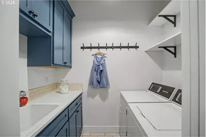 734 Cascade Dr NW, Salem, OR 97304 - Photo 15