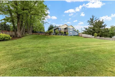 12395 SW Clara Ln, Lake Oswego, OR 97035 - Photo 23