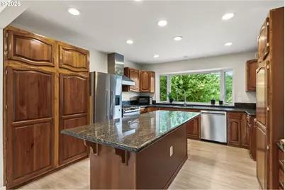 12395 SW Clara Ln, Lake Oswego, OR 97035 - Photo 9