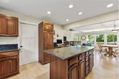12395 SW Clara Ln, Lake Oswego, OR 97035 - Photo 13