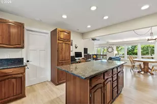 12395 SW Clara Ln, Lake Oswego, OR 97035 - Photo 13