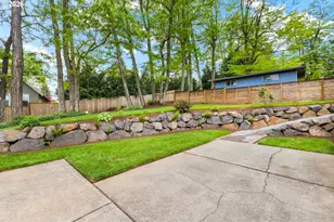 12395 SW Clara Ln, Lake Oswego, OR 97035 - Photo 23