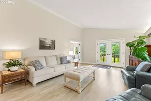 12395 SW Clara Ln, Lake Oswego, OR 97035 - Photo 5