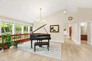 12395 SW Clara Ln, Lake Oswego, OR 97035 - Photo 9