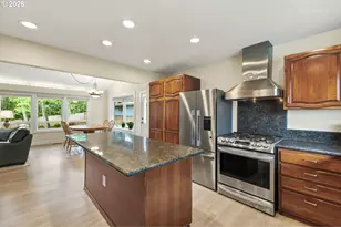 12395 SW Clara Ln, Lake Oswego, OR 97035 - Photo 11
