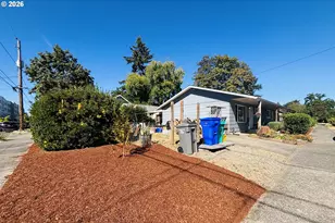 7515 NE Everett St, Portland, OR 97213 - Photo 13