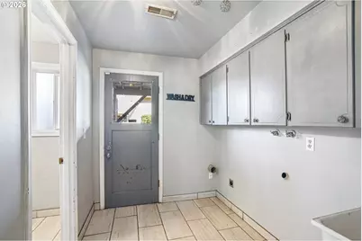 15839 NE Siskiyou St, Portland, OR 97230 - Photo 23