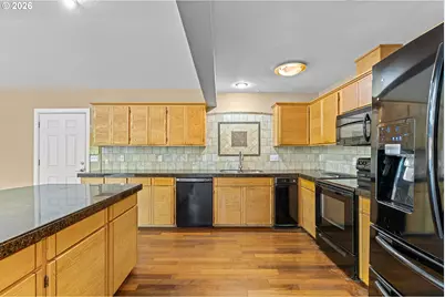350 NW Riverpark Pl, Canby, OR 97013 - Photo 11