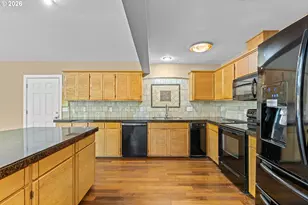 350 NW Riverpark Pl, Canby, OR 97013 - Photo 11