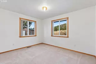 11744 SW Red Cloud Rd, Powell Butte, OR 97753 - Photo 29