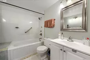 790 SE Webber St, Portland, OR 97202 - Photo 25