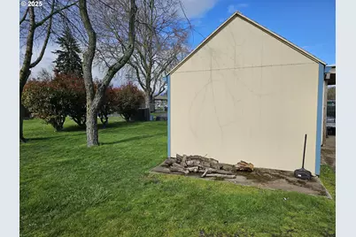 365 Bryan St, Woodburn, OR 97071 - Photo 13