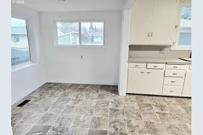 365 Bryan St, Woodburn, OR 97071 - Photo 19